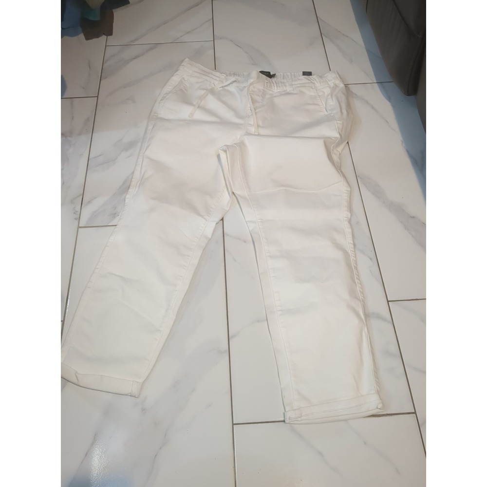 Torrid White PantsNWT Weekend Boyfriend Straight‎ Super Soft Strings Sz 3R